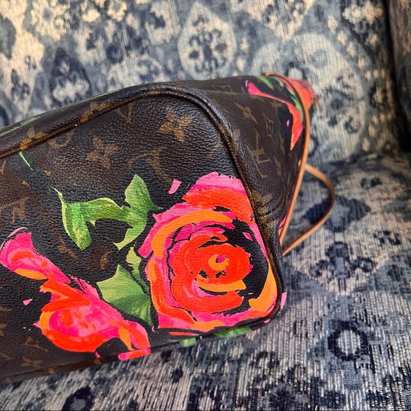 Louis Vuitton Roses Neverfull MM - Picture 8 of 16